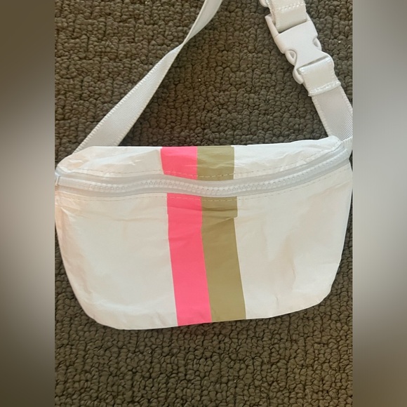 White phany pack - Picture 2 of 3